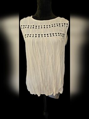 Maurices✨️Boho Cream Crochet Detail Sleeveless Top
